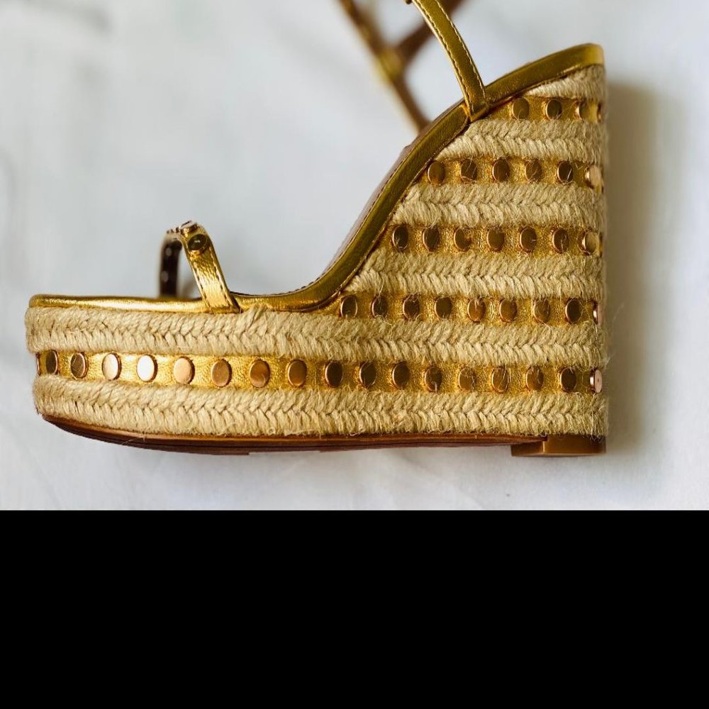 BCBG MaxAZRIA PAIGE WEDGE SANDALS HEELED